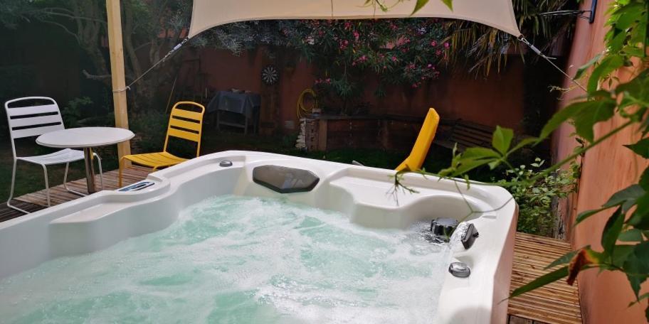 Chambre Condamine Spa Millau Exterior photo